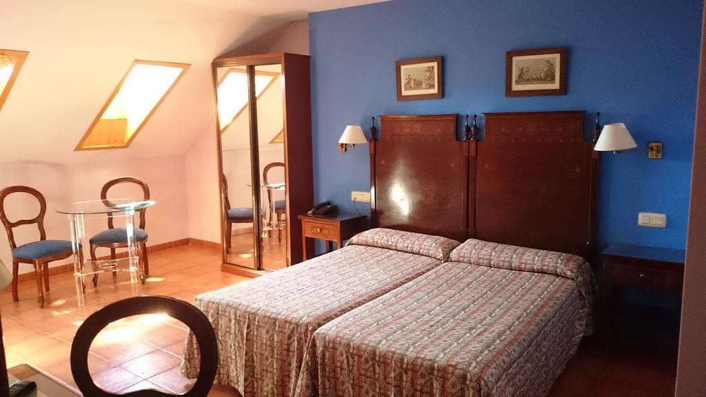 Hotel Iberia Plaza America Caces